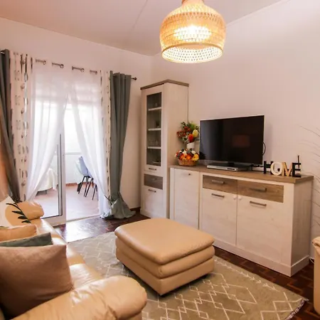 Charming 2br In Center オリョン