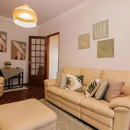 Charming 2br In Center * オリョン
