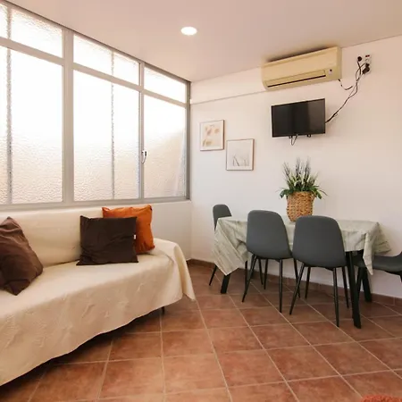 Charming 2br In Center
